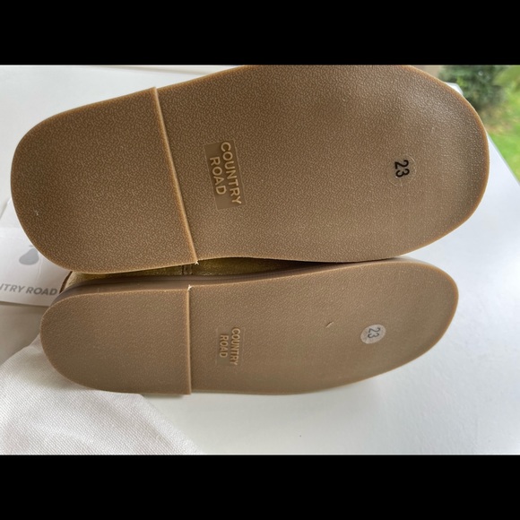 Brand New Country Road Baby Girl Gold Leather Gusset Boots - Size EU23 / AU 6 - Picture 10 of 10